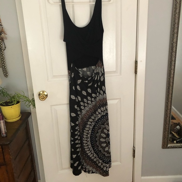 New Maxi Dress - Picture 2 of 4